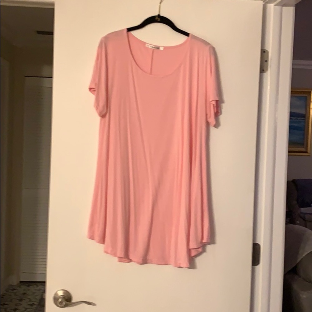 Pink swing top